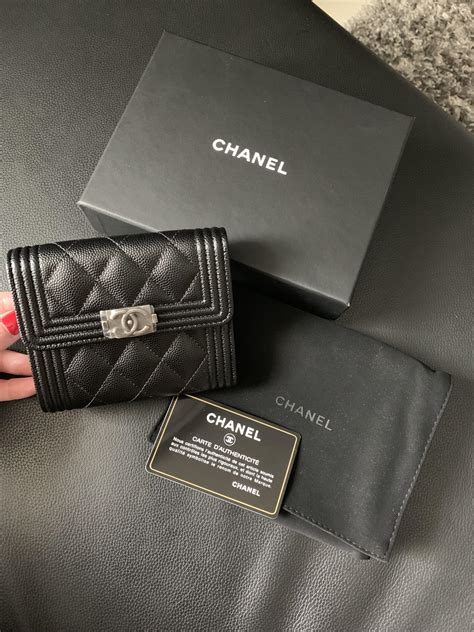 chanel boy wallet review|Chanel boy small wallet.